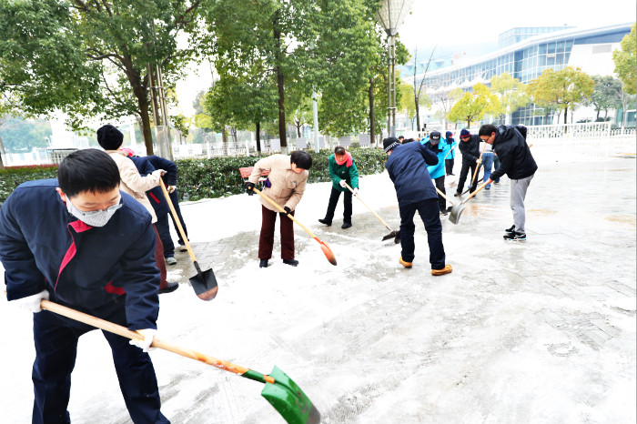 一場雪，體育中心美得不要不要的</br>但最美的風(fēng)景還是他們(圖15)